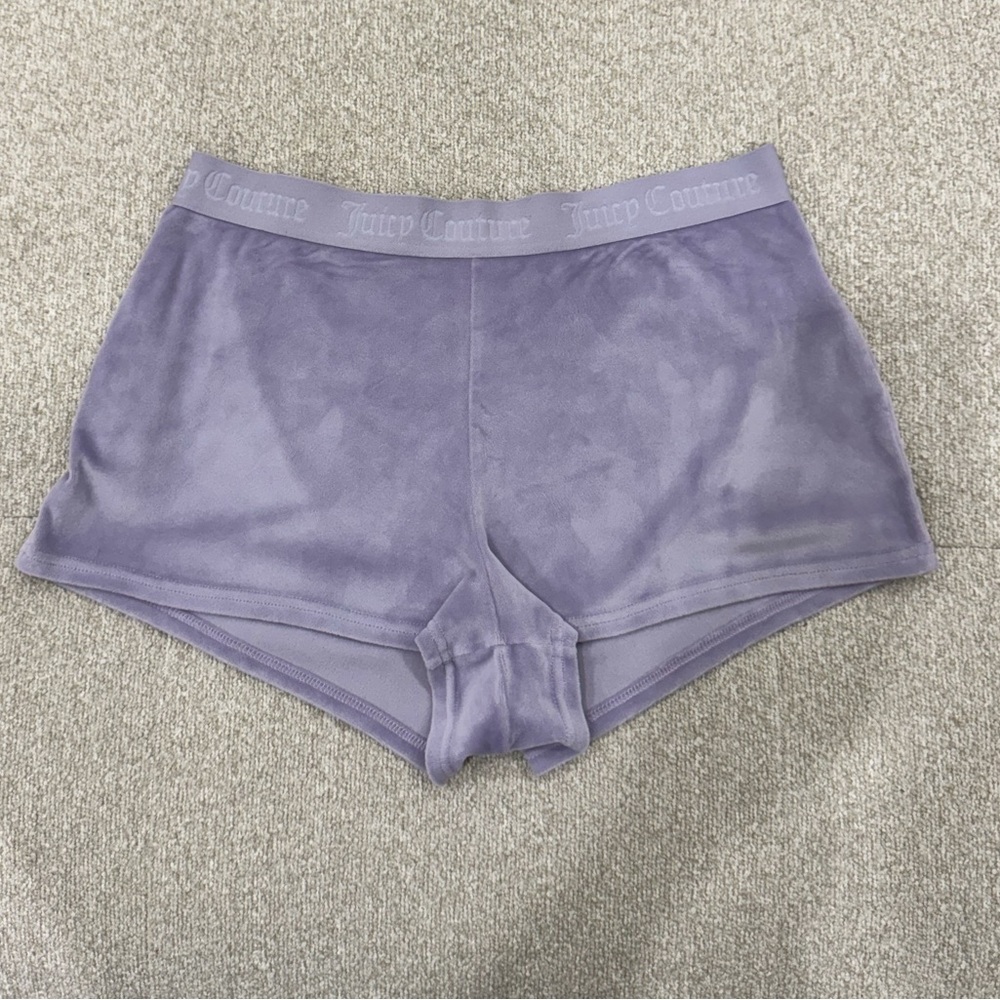 Vintage-style Juicy Couture velour shorts in lavender 💜 - Picture 2 of 4